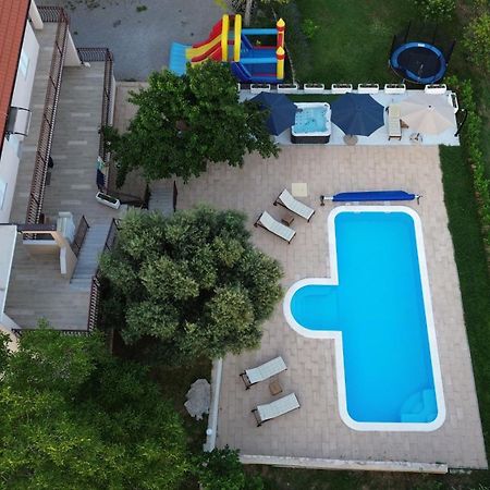 Вілла Casa Di Oliva-House With Heated Pool & Jacuzzi In Trilj, Croatia Екстер'єр фото